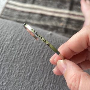 Mantraband silver cuff - Balance